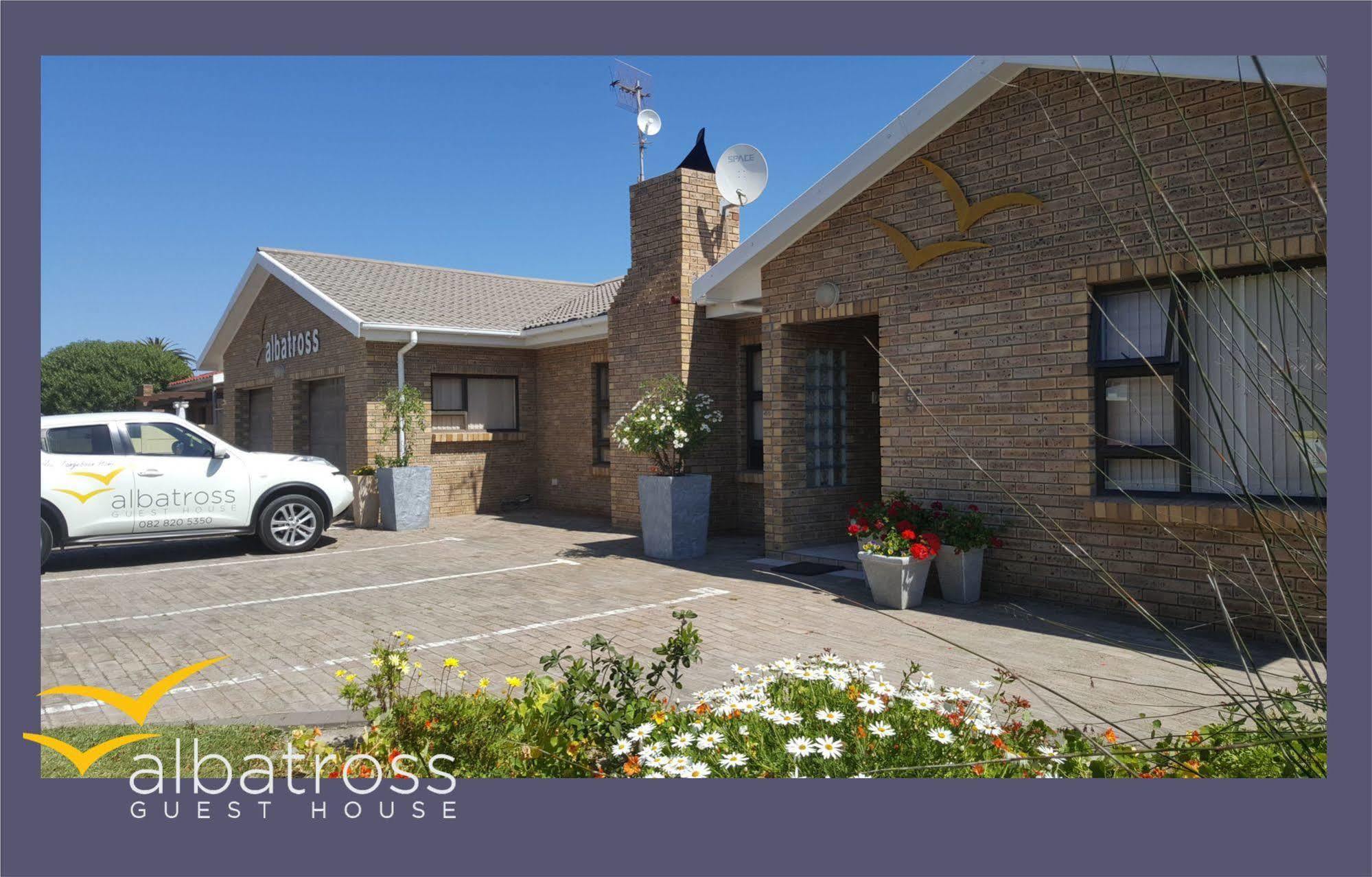 לאנגבאן Albatross Guesthouse מראה חיצוני תמונה